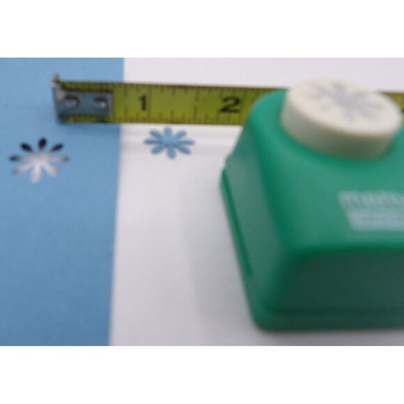 Marvey Uchida Flower 1/2" Scrapbook/ Junk Journal Punch - Picture 2 of 3